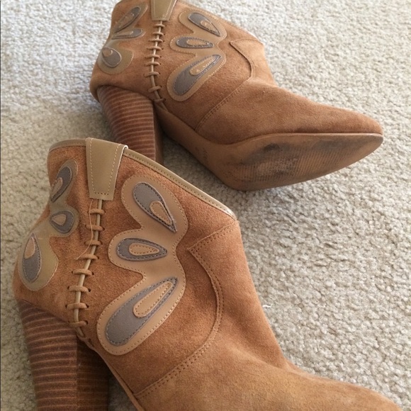 Boots - Picture 2 of 4